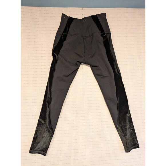 Calia Carrie Underwood Limited Edition Black Onyx Velvet Pieced Leggings Small - Picture 6 of 9